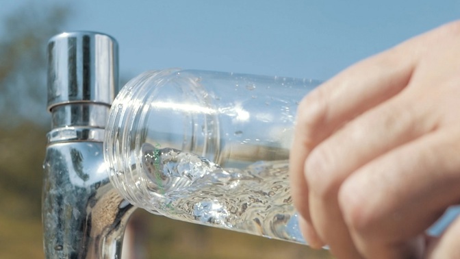 Jde to i jinak: Předcházejte vzniku odpadu, vyzkoušejte vlastní láhev na vodu!