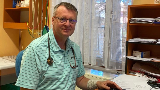 Očkování proti chřipce neodkládejte ani kvůli koronaviru, říká praktický lékař Igor Karen