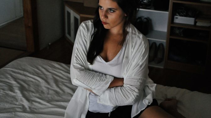 Nina (34): Mladší sestra se bude vdávat dřív než já. Řekla jsem jí hrozné věci, teď na svatbu nesmím