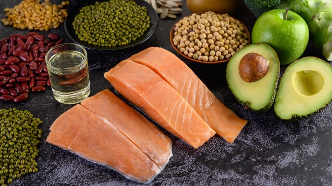 Vitamin D, který pomáhá proti koronaviru, zvyšuje nejen slunce. Jak ho získat víc?