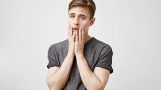 David (25): Pořádal jsem večírek, když byli rodiče pryč. Byla to hrůza a já musel z domu