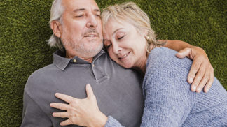 Intimnosti ve vyšším věku přispívají ke šťastnějšímu životu, říká studie