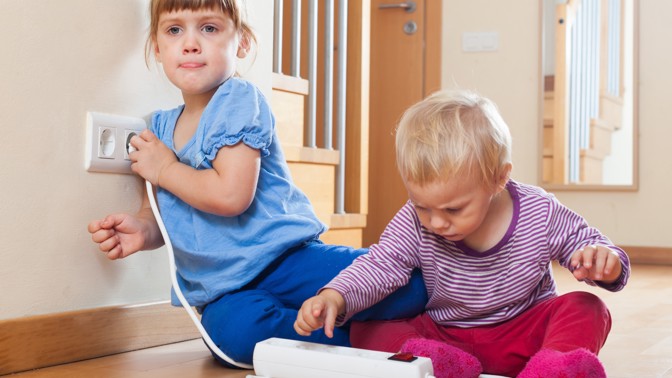 děti, bezpečnost, zásuvka