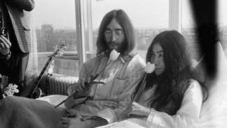 Výročí narození Johna Lennona: S Yoko Ono sdílel zálibu v drogách, ta však kvůli nim třikrát potratila