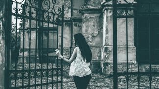 Anastázie (32): Kus kamene z náhrobku mé matky mi zázračně pomohl. Začala jsem znovu žít