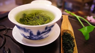 Zdraví a vitalita z čajovníku: Ten zelený prý vyléčí 21 chorob, tvrdí Japonci