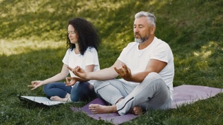 Bohumil (49): Díky nouzovému stavu máme na sebe s ženou více času. Přišla s meditací, která mi pomohla s velkým problémem