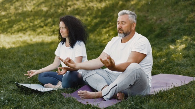 Bohumil (49): Díky nouzovému stavu máme na sebe s ženou více času. Přišla s meditací, která mi pomohla s velkým problémem