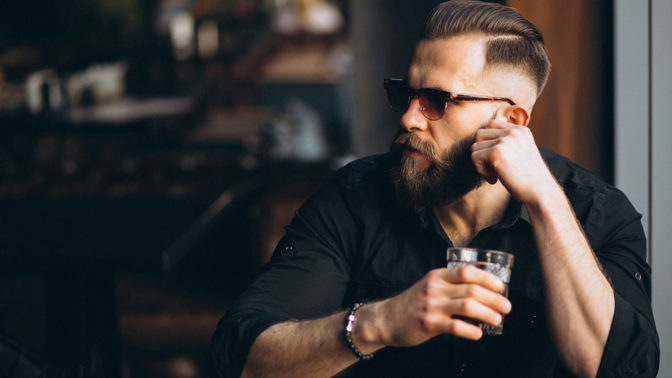 Jan (36): Kamarád mi tak dlouho říkal, že si mám užívat i jinde, až jsem to udělal. Byla to past