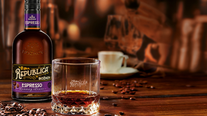 Božkov slaví 100 let: Připijte si spolu s ním stylovými novinkami!