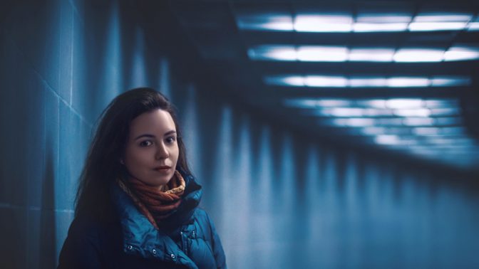 Dominika (28): Viděla jsem partnera, jak vzal tajně své mámě peníze. Pak to svedl na mě