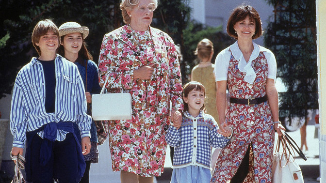 Táta v sukni: Co dnes dělají hvězdy kultovní komedie?