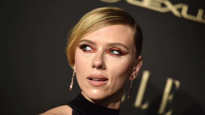 Scarlett Johansson: Nejkrásnější a nejdražší herečka světa vyměnila herce a zpěváky za komika. Jaké je její třetí manželství?