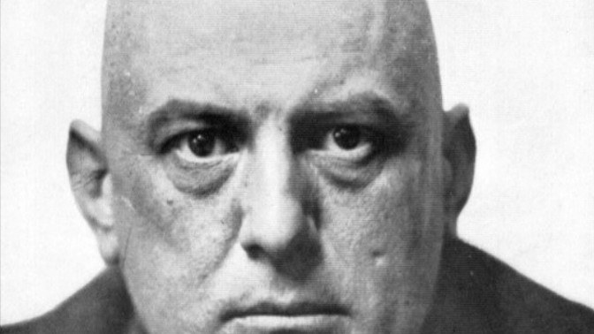 Průkopník tarotu Aleister Crowley: Říkali mu Šelma 666, padlý anděl a nejsprostější člověk na světě