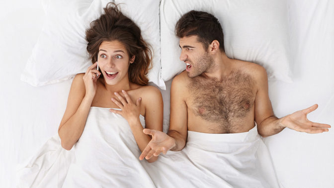 Kryštof (29): Partnerka si několikrát denně volá s matkou a říká jí úplně všechno. Šílím z toho