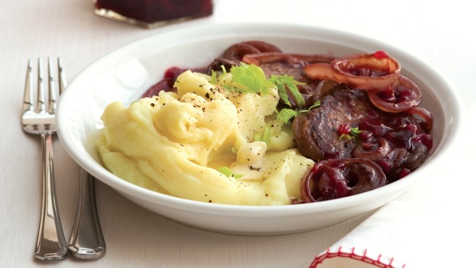 Jak vařit s vínem: Králem je dušené hovězí s brusinkami
