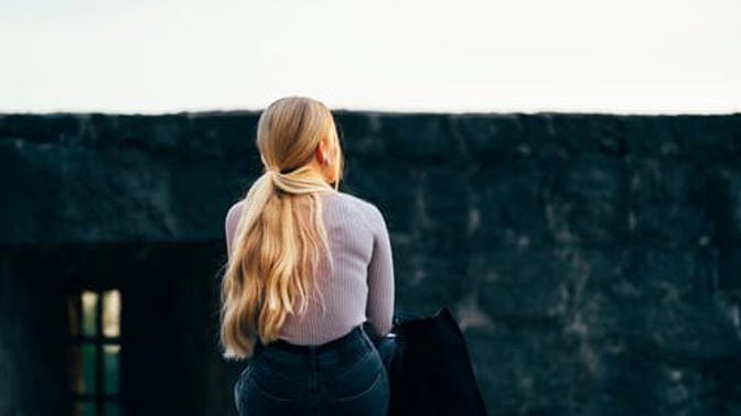 Alžběta (35): Celý život jsem si myslela, že jsem jedináček. Nad hrobem rodičů jsem našla svého bratříčka