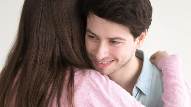 Saša (32): Kamarádka, kterou miluji, mě požádala, abych jí udělal dítě. Nevím, co dělat