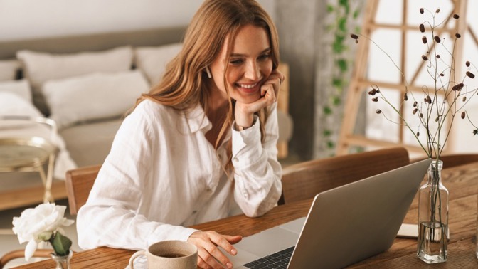 Rozjasněná pleť i v prostředí online obchodních schůzek