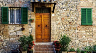 V obci žijí jen dva lidé. Poctivě dodržují rozestupy a nosí roušky