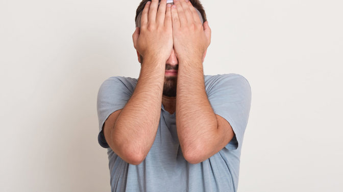 Lukáš (41): Přišlo mi podezřelé, že je moje žena normální, tak jsem ji sledoval. Vymstilo se mi to