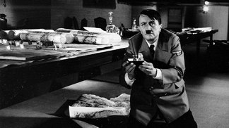 Zítra vstanu a opařím se čajem: Krutý osud filmového Hitlera, vzal si život v koupelně