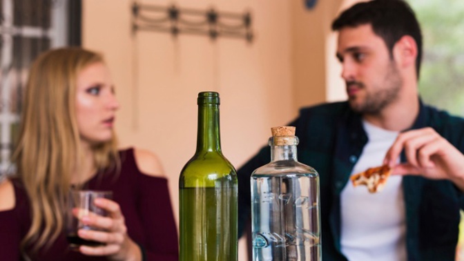 Saša (42): S manželem jsme se poznali v léčebně. Deset let jsme nepili. Teď kvůli nouzovému stavu stojíme na tenkém ledě