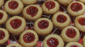 Pečené kokosové koláčky krok za krokem: Jak na nejsnadnější vánoční cukroví