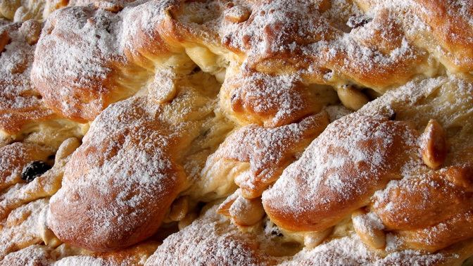 Nejlepší máslová vánočka: Jak na tu tradiční plnou rozinek a mandlí