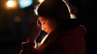 Alice (38): V jednom roce mi zemřel otec i dědeček. Na Vánoce mi ale dali znamení, že jsou zase spolu
