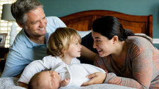 7 principů kontaktního rodičovství: Dopřejte dětem dostatek laskavosti a tělesný kontakt