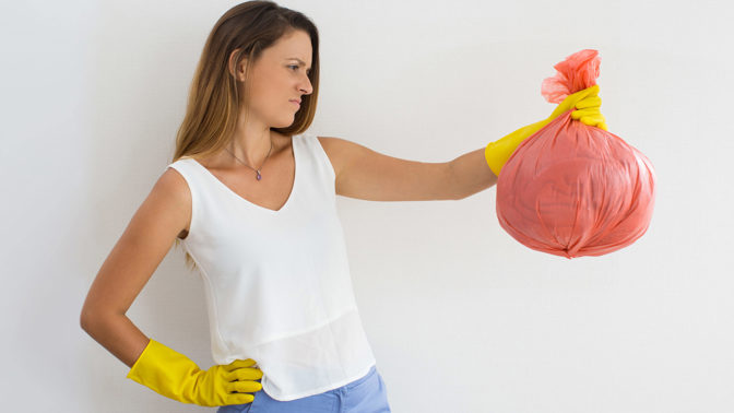 Laďka (35): Šla jsem vyhodit koš a on se protrhl. Šokovalo mě, co jsem v něm našla