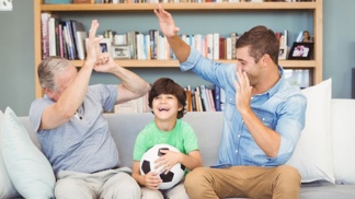 Mirek (57): Odmítám hlídat vnuka, protože vím, kdo je jeho skutečný táta. Doma mám dusno