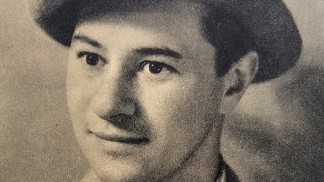 Herec Ladislav Pešek se ženil z donucení: Vroucně miloval svoji slavnou kolegyni, ale musel si vzít fanynku