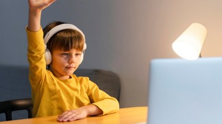Online výuka není jednoduchá, říká psychoterapeutka. Na co by si rodiče měli dát pozor?