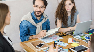 Míša (27): Bývalý přítel, se kterým pracuji, se zamiloval do nové kolegyně. Každý den trpím