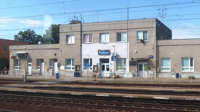 Desítky mrtvých, trosky a komunistické mlčení. Uplynulo 70 let od vánoční tragédie v Podivíně