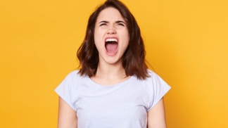 Barbora (23): Otec chce přijít na Vánoce s macechou k nám. Už teď mám zkažené svátky