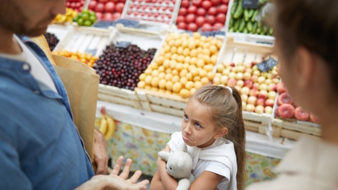 Pavlína (44): Měli jsme dítě v pozdějším věku. Manžel ho rozmazluje, nechápe, že mu tím škodí