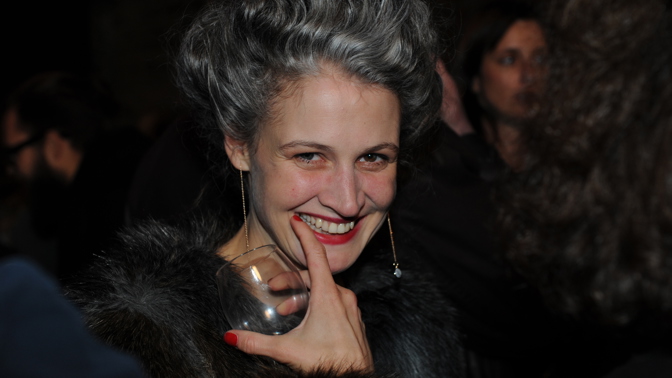 Krásné hvězdy, kterým sluší přirozené šediny: Prozradily, jak o ně pečují