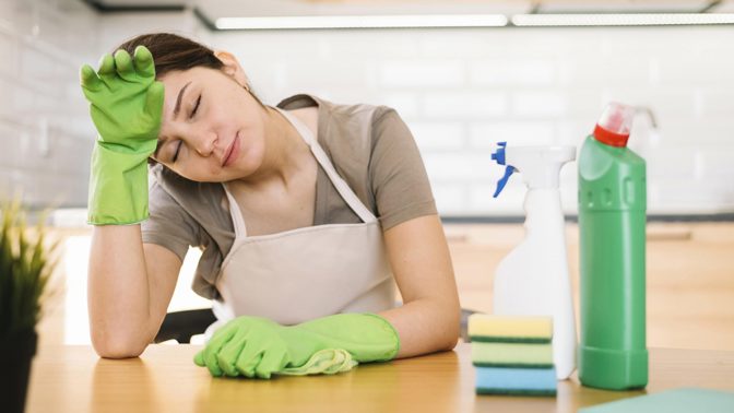 Petra (29): Doma dělám všechno, ale přítel si myslí, že se jen válím. Cítím se zbytečná