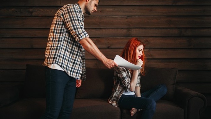 Alžběta (42): Bojím se, co se stane, až skončí nouzový stav. Manžel během něho vyhrožoval rozvodem