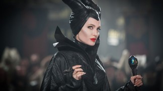 Zloba – Královna černé magie: Angelina Jolie si plní podivný dětský sen v jedné z nejdražších pohádek všech dob