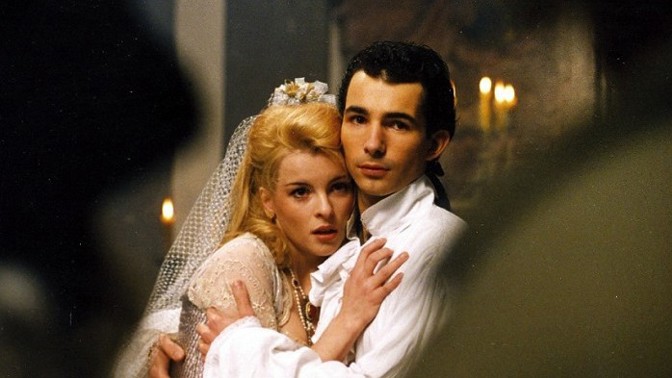 Komedie Svatba upírů: Románek s Hrušínským dohnal Bartošovou až k pokusu o sebevraždu