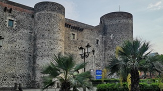 Hrad Ursino v Katánii byl svědkem tragické doby a jako málo staveb přečkal i tragédii v roce 1693