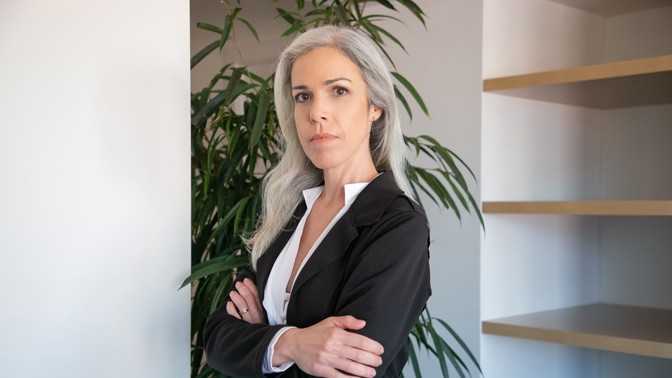 Bára (38): Začaly se mi dělat šediny. Manžel se mnou odmítá spát, prý jsem jako babička