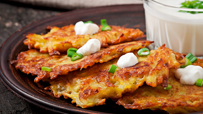 Jak na nejlepší křupavé bramboráky: Nešetřete kořením, obejdete se i bez mouky