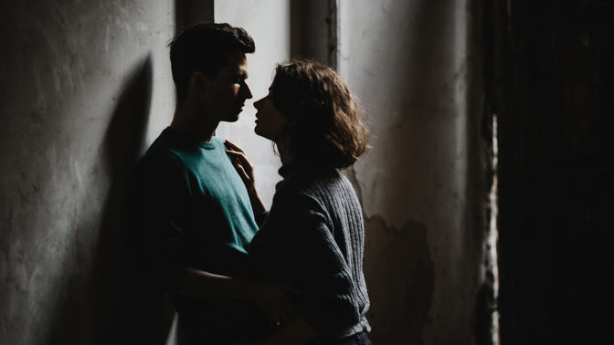 Káťa (27): Nesnášela jsem sestřina přítele. Prosila mě, abych s ním vycházela, a ono se to zvrtlo