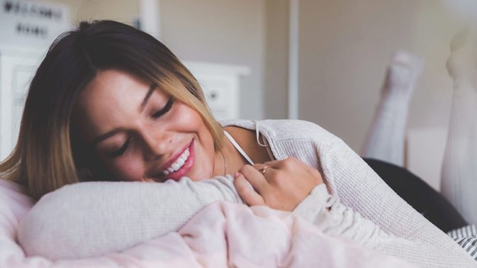 3 znamení zvěrokruhu, která by o víkendu nejraději nevylezla z postele