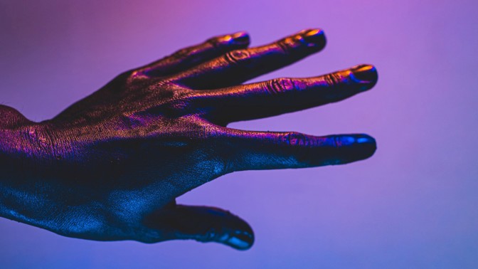 Orang Minyak: Nadpřirozené stvoření potažené olejem, kvůli kterému spí ženy v mužském oblečení